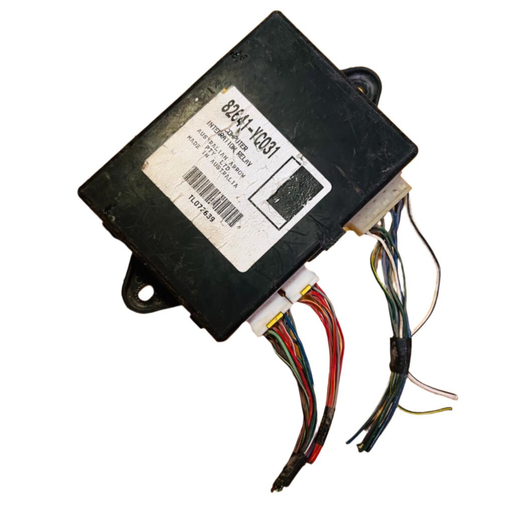 82641-YC031 Toyota Camry XV20 25 Integration Relay Block 82641YC031 - OEM Toyota Fuse and Relay Box