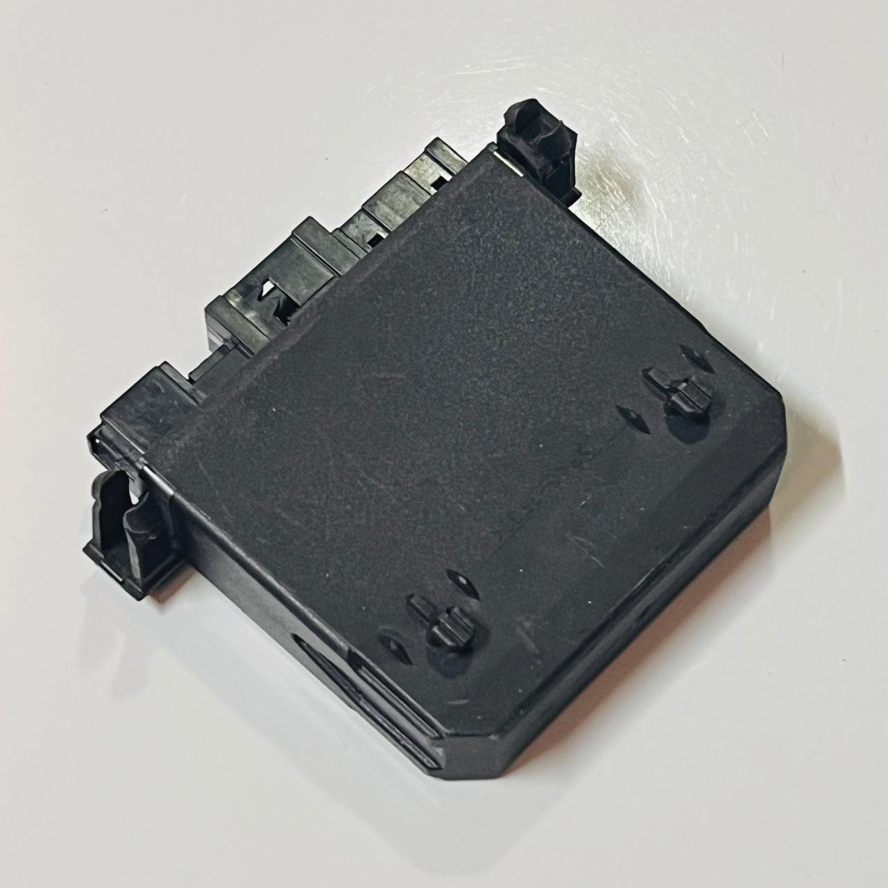 01-07 Mercedes W203 C320 C230 Rear Right Door Control Module Unit 2038202285 OEM - OEM Mercedes-Benz Engine Control Unit
