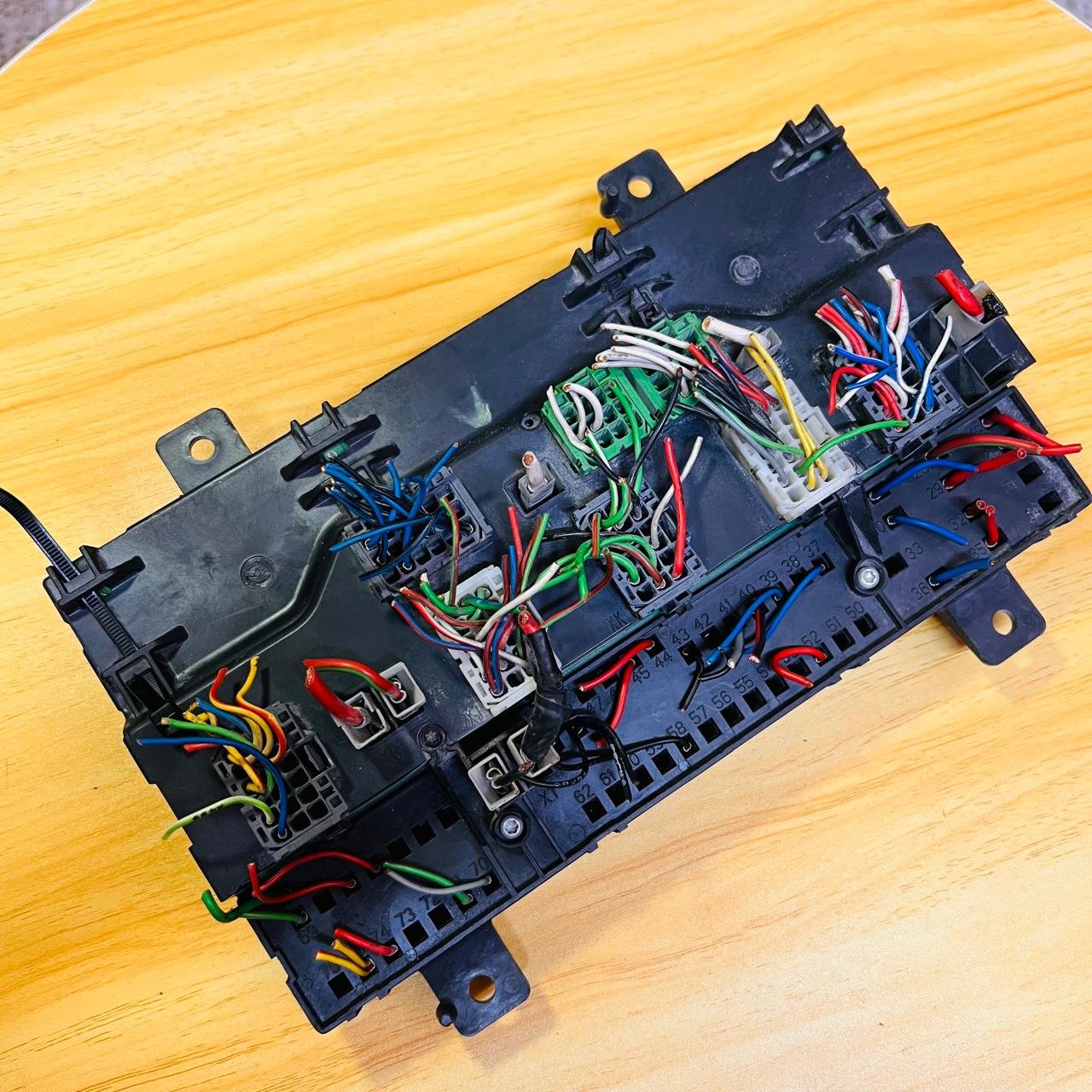 20568055-P03 Volvo B5LH FH13 Fuse Box Central Electric Unit Genuine OEM 900142R11 - OEM Volvo Fuse and Relay Box