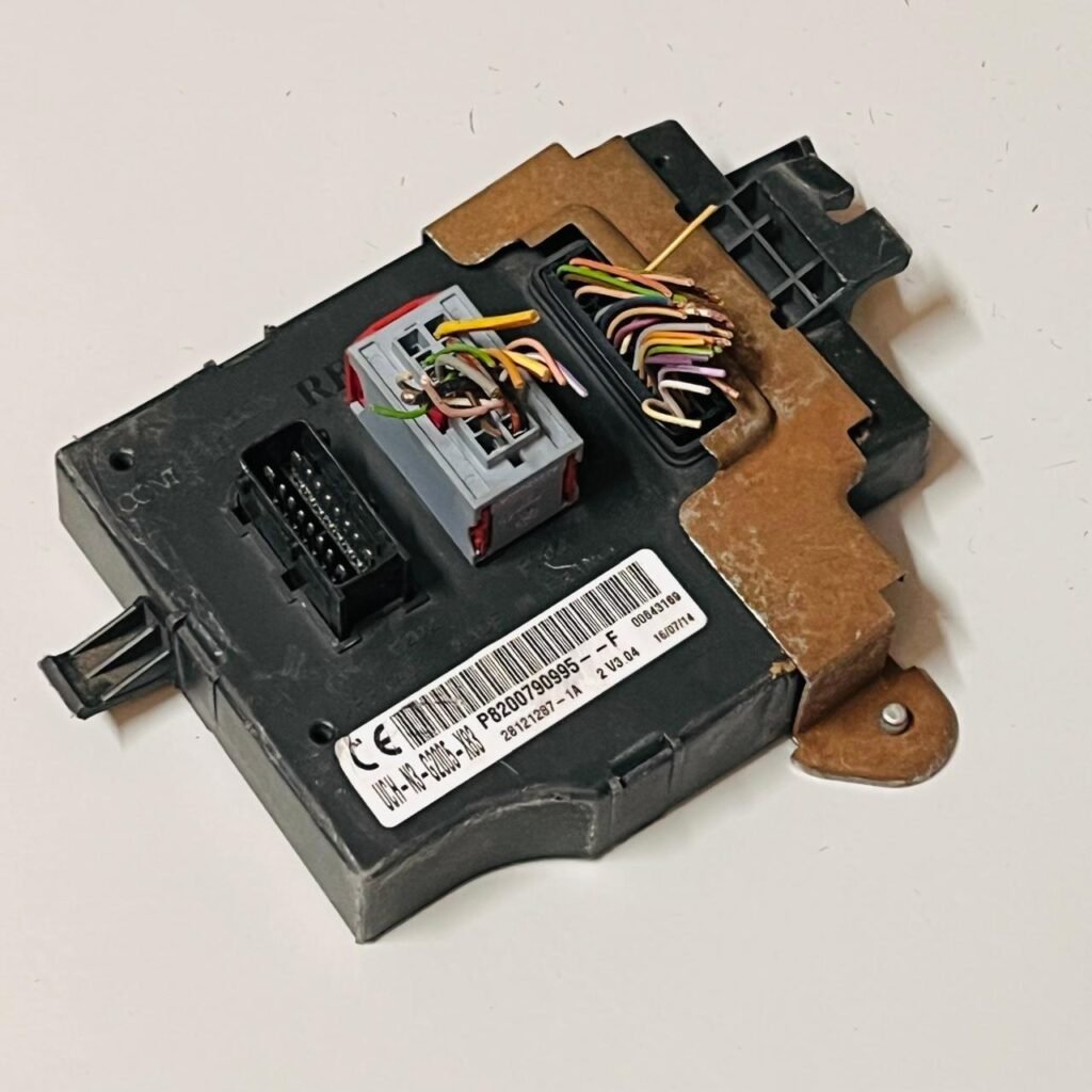 8200418800 Renault Opel 93854557 Control Unit P8200790995F - OEM Renault Control Module