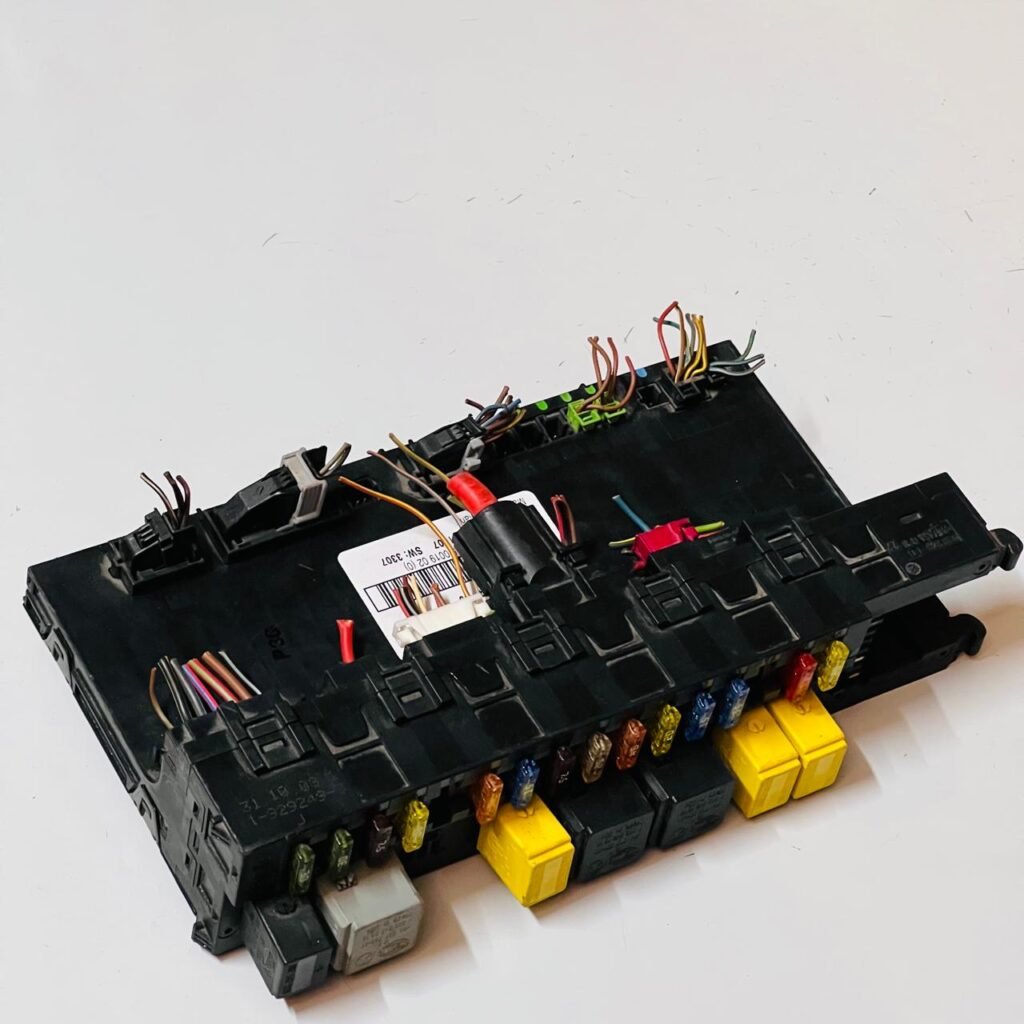2006 MERCEDES E CLASS W211 REAR SAM FUSE BOX 2115459401 5DK008047-59 - OEM Mercedes-Benz Fuse and Relay Box