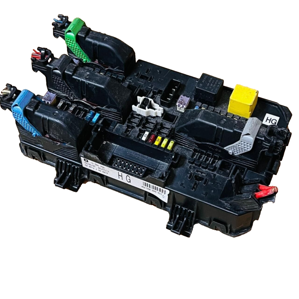 Opel Zafira II Fuse Module - 13206759 / 5DK008669-52 / 5DK008669 - OEM Opel Engine Control Unit