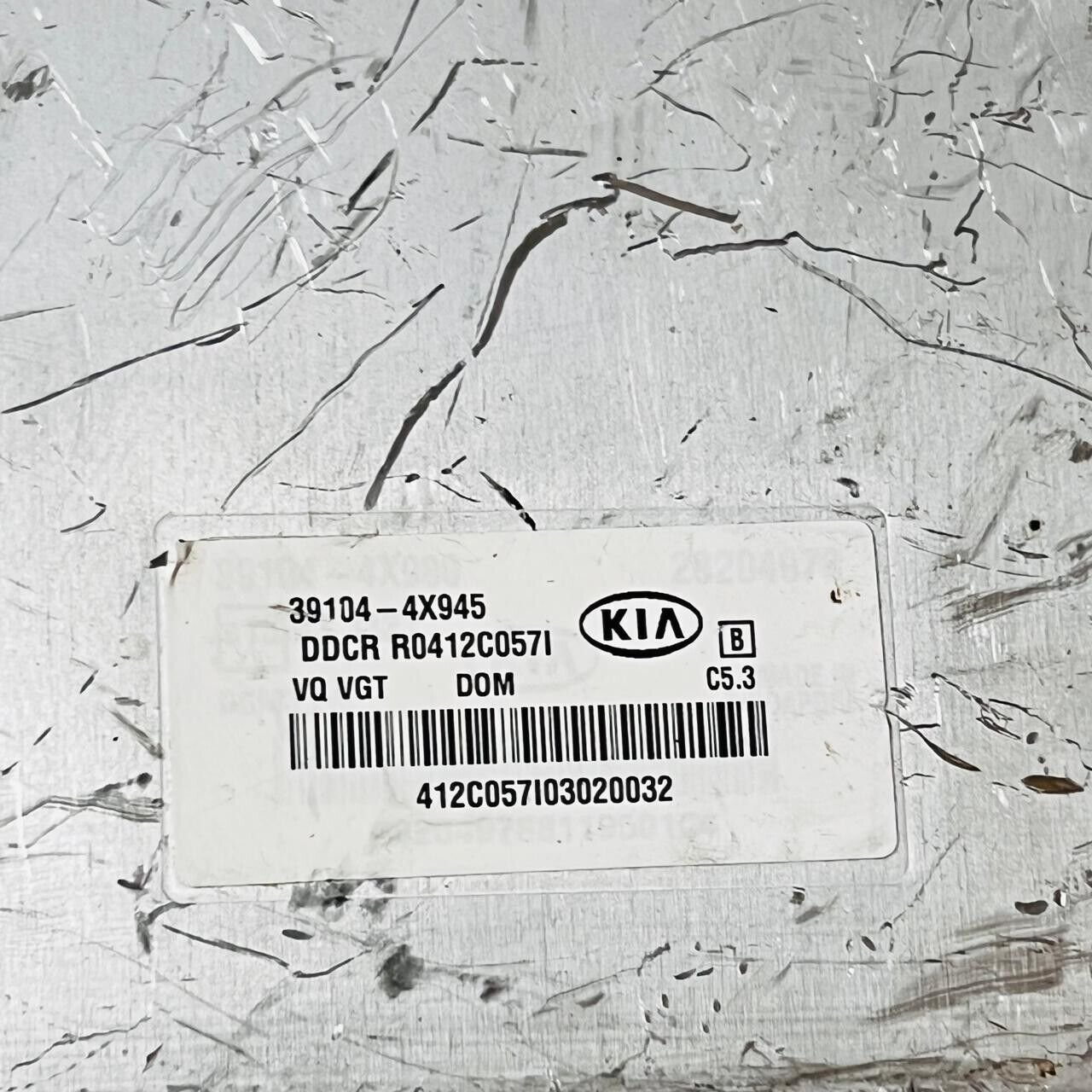 KIA Grand Sedona Engine Control Unit ECU - 39104-4X945 / R0412C057I - OEM Kia Engine Control Unit