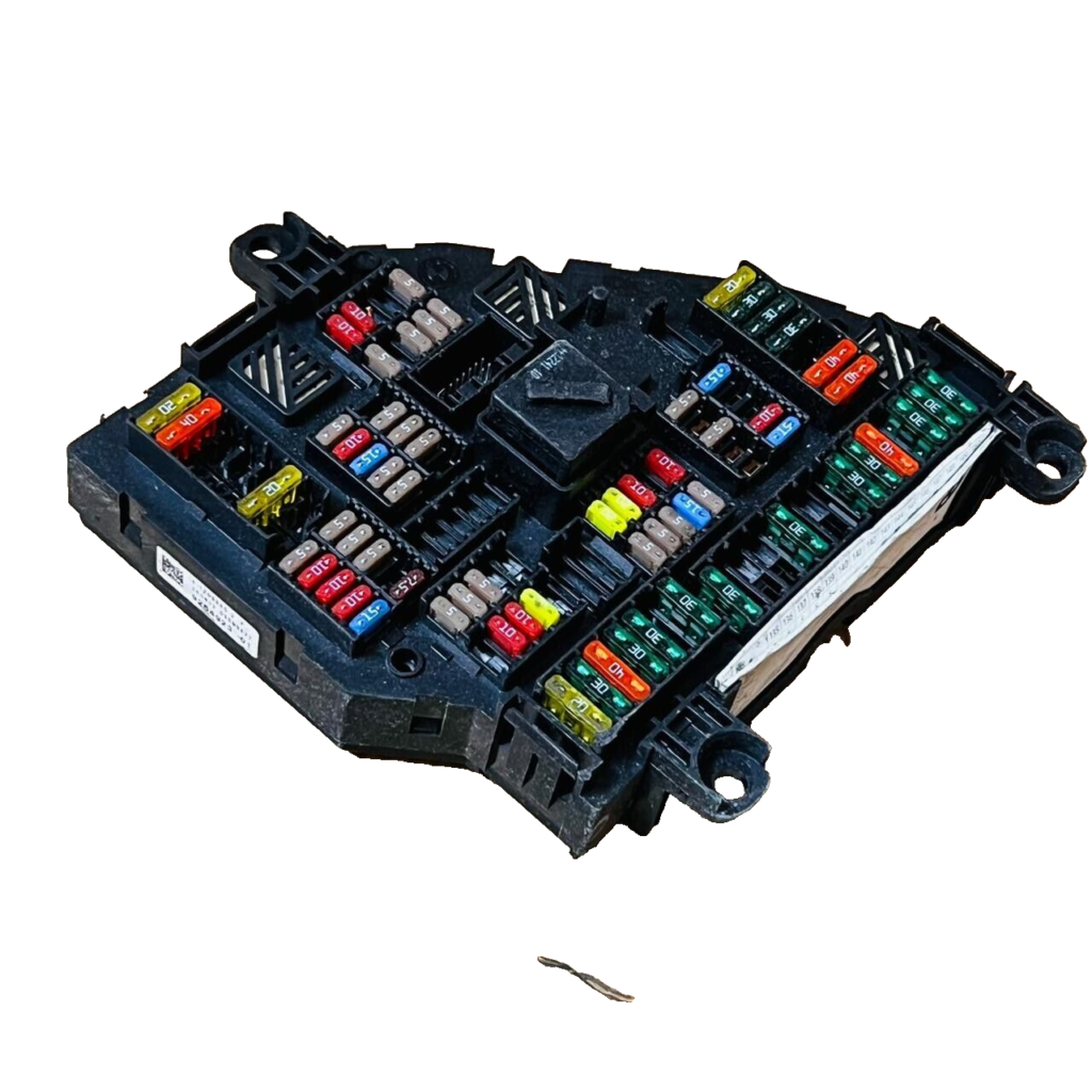 BMW Fuse Box - 9264923-01 / 4-1703345-2F / 24061203599477 / 0-1670499-1 - OEM BMW Engine Control Unit