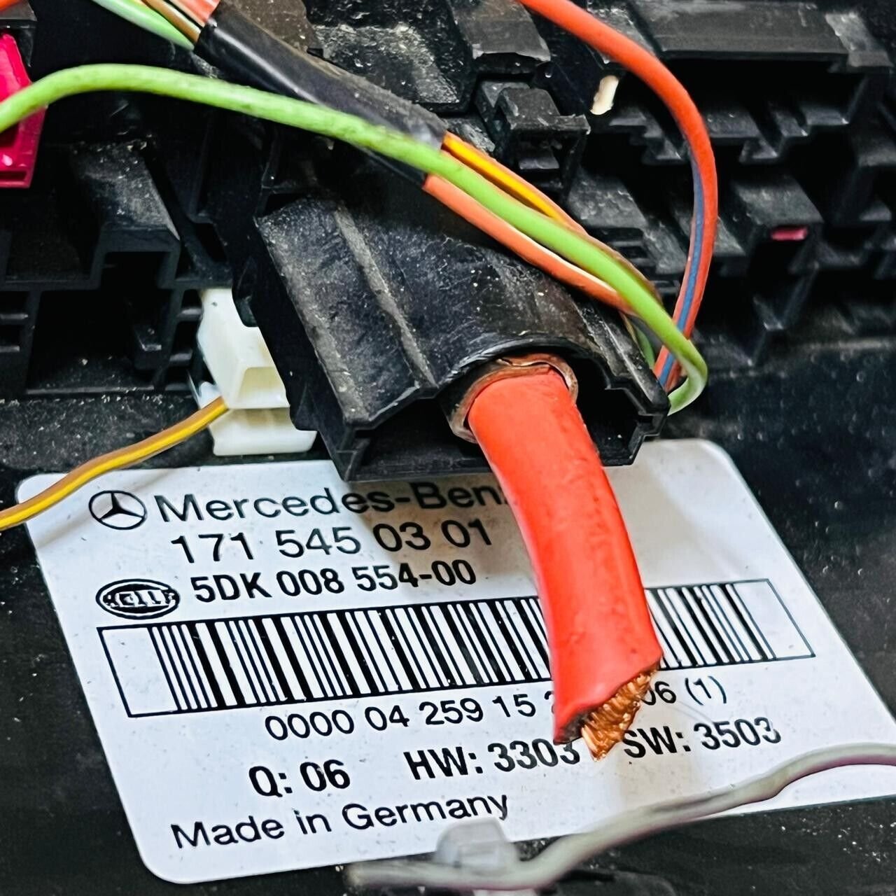 Mercedes-Benz Skrzynka Fuse Relay Box - 1715450301 / 5DK008554-00 / 5DK00855400 - OEM Mercedes-Benz Fuse and Relay Box