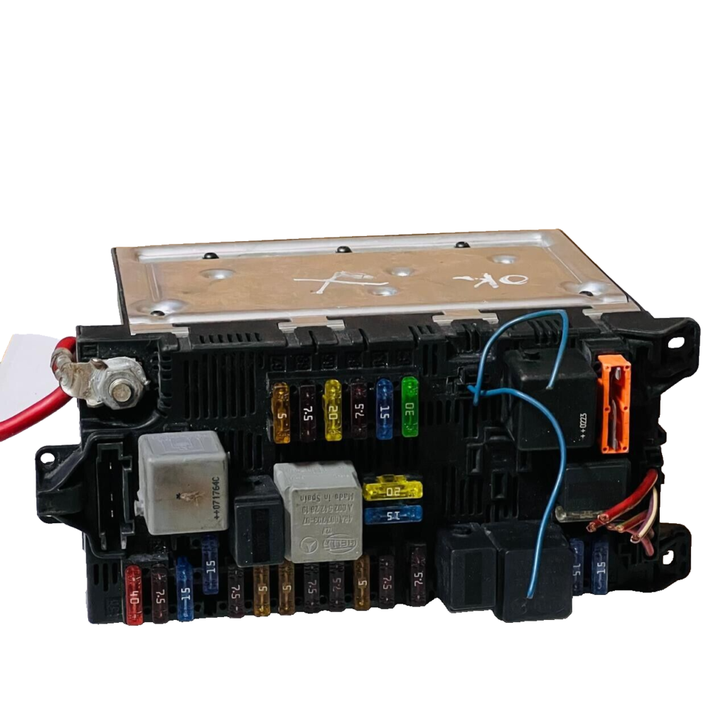 2007 Mercedes-Benz E-Class W211 Fuse Relay Box - 2115453801 - OEM Mercedes-Benz Fuse and Relay Box