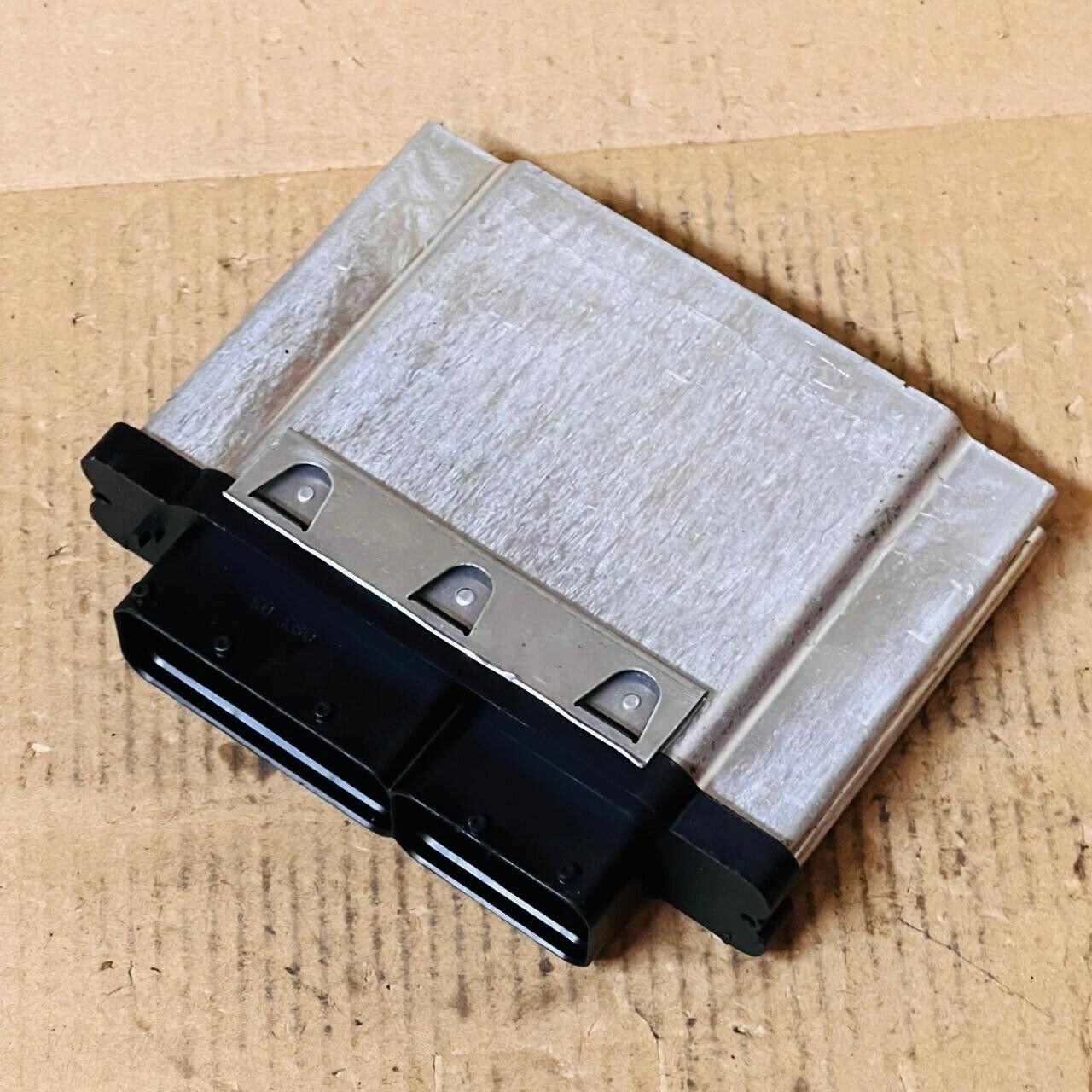 Volkswagen DB2223 Engine Control Unit ECU - 04E907309A / 0261S07726 - OEM Volkswagen Engine Control Unit