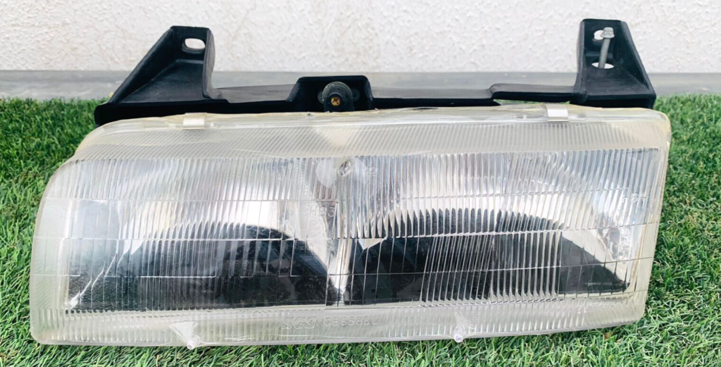 1988-1996 CHEVY BERETTA Passenger Left Side LH Headlight / 16515225 - OEM Chevrolet Engine Control Unit