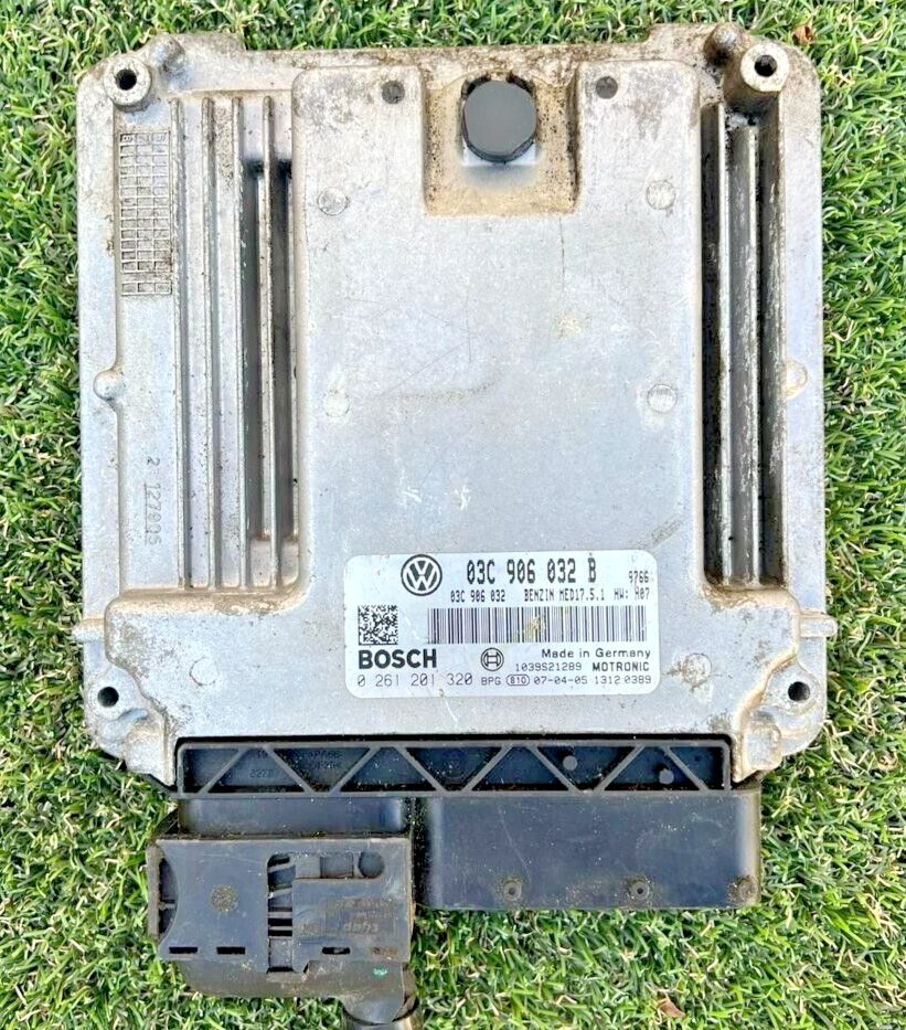 ECU ENGINE CONTROLLER VW VOLKSWAGEN GOLF 1.4 TSI BOSCH 0261201320, 0 261 201 320 - OEM Volkswagen Engine Control Unit