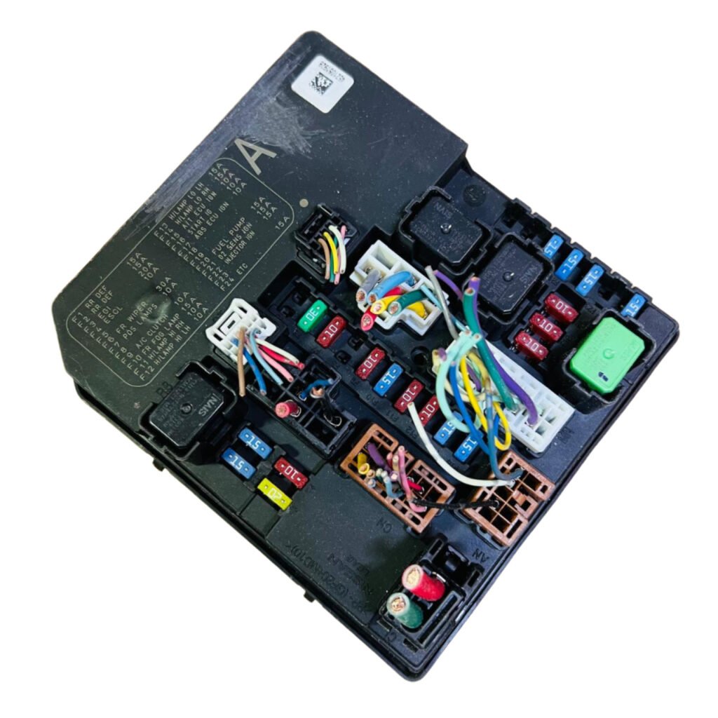 284B71VA3C Nissan Serena FC26 Fuse Box 5DZK11F00 - OEM Nissan Fuse and Relay Box