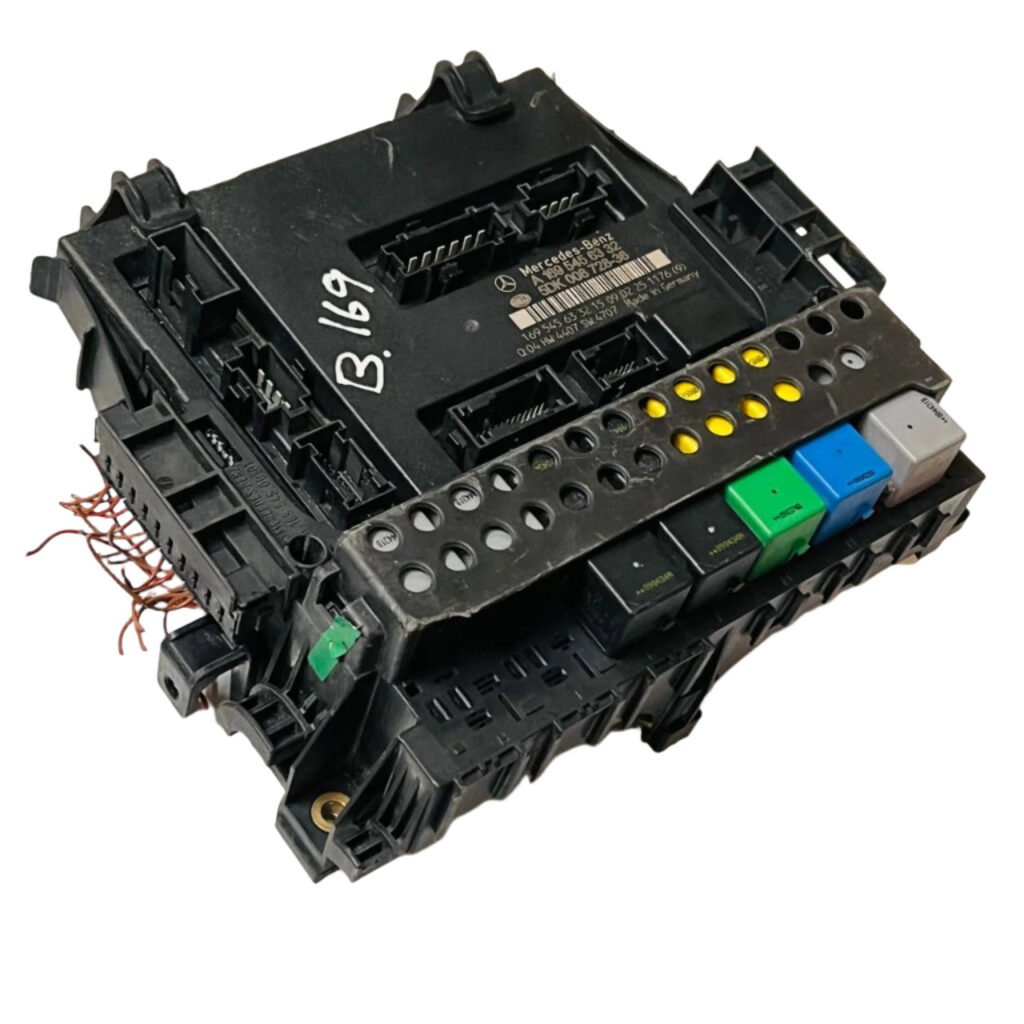 2005-2011 MERCEDES-BENZ A-CLASS (W169) A 150 A1695456332 / 5DK008728-36 FUSE BOX CDI Comfo - OEM Mercedes-Benz Fuse and Relay Box