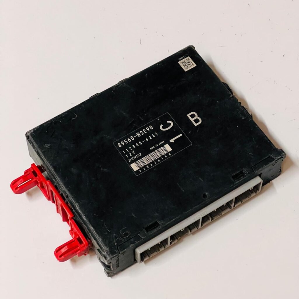 Engine Control Unit DAIHATSU Mira 2009 GBD-L275V 89560B2E90 - OEM Daihatsu Engine Control Unit