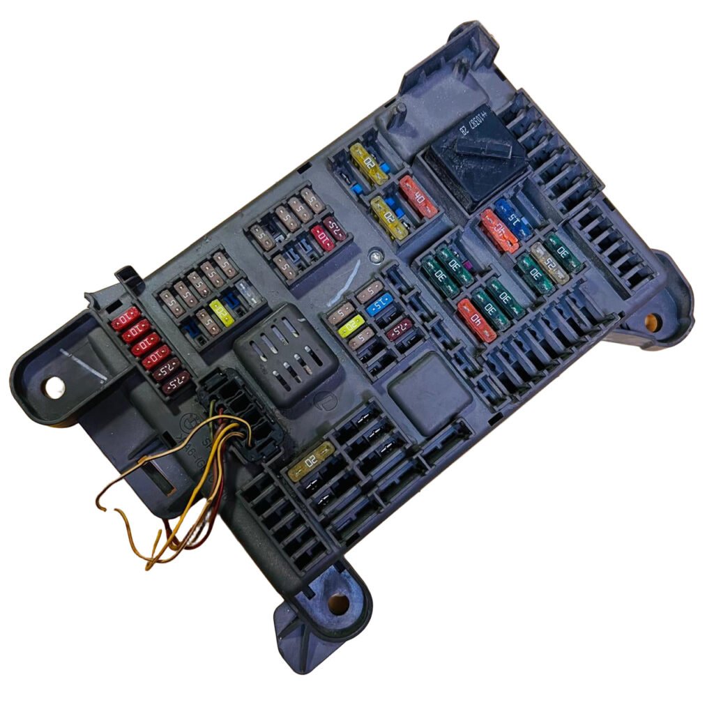 518954021A BMW X5 E70 Rear Fuse Box Relay Module 693168704 - OEM BMW Fuse and Relay Box