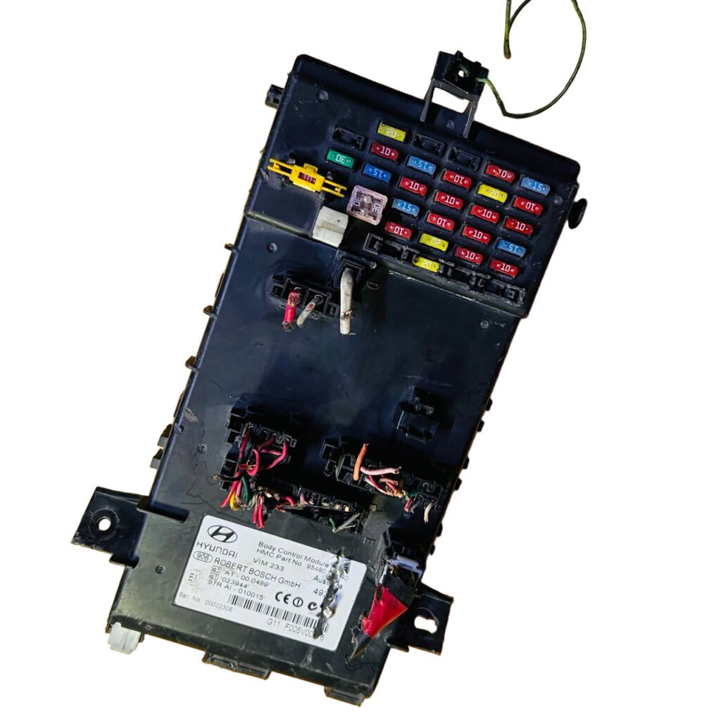 954802C440 Hyundai Coupe F005V00476 BCM Fuse Box 95480 2C440 OEM 95410-2CXXX - OEM Hyundai Fuse and Relay Box