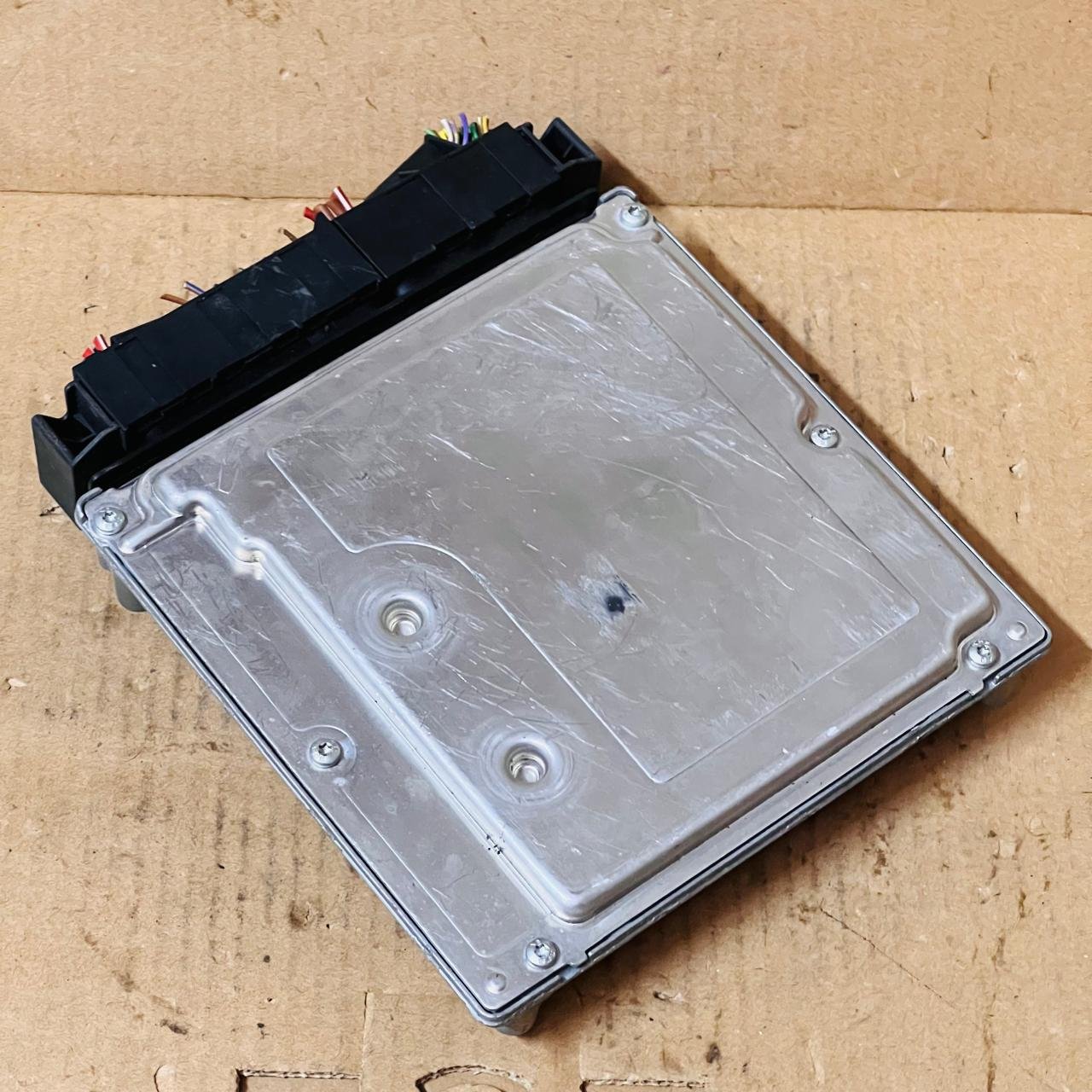 BMW E87 E90 120i 320i N46 ECU ENGINE CONTROL MODULE ECM 0261208582 7552176 - OEM BMW Engine Control Unit
