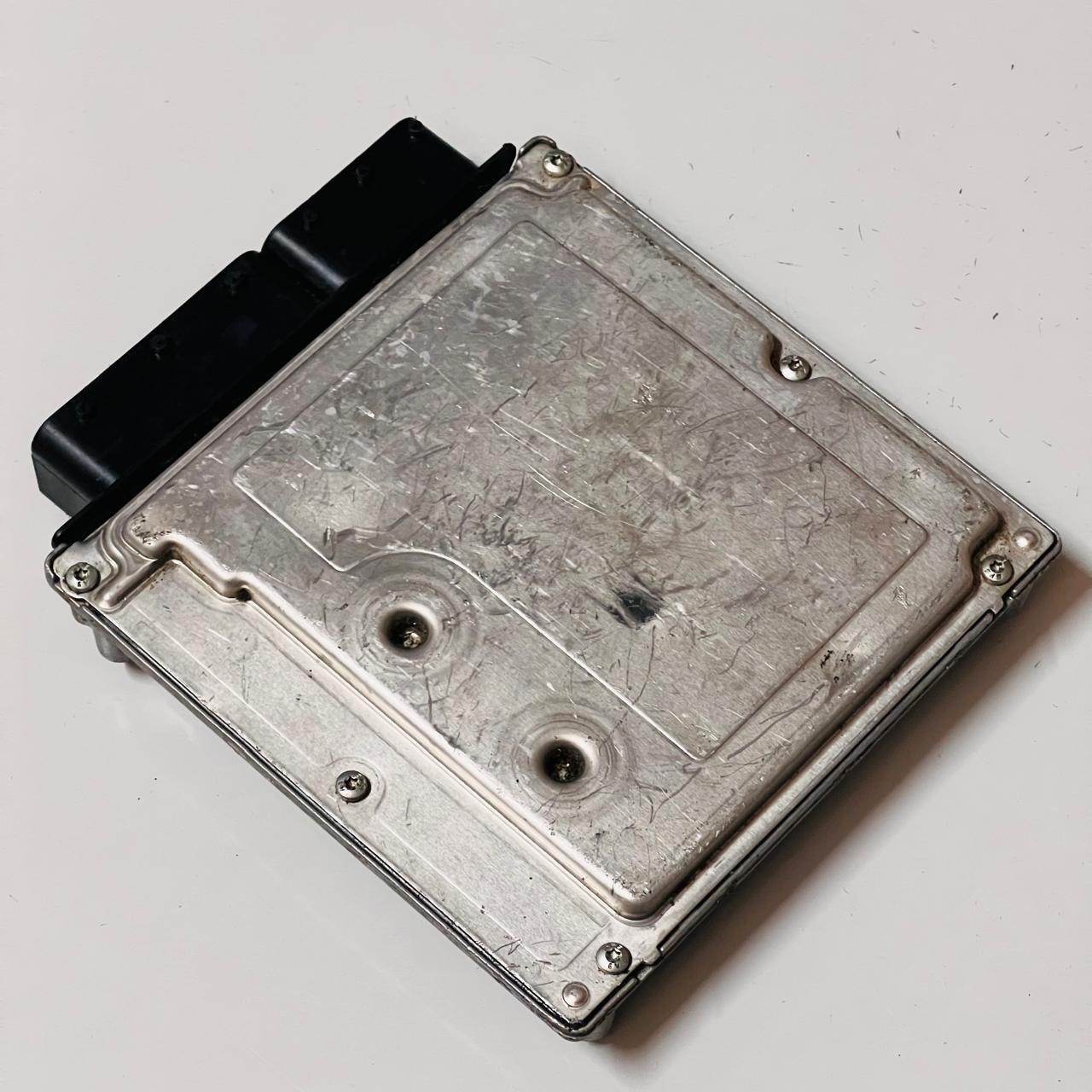BMW E87 E90 120i 320i N46 ECU Engine Control Unit 0261208582 DME 7552176 01 - OEM BMW Engine Control Unit