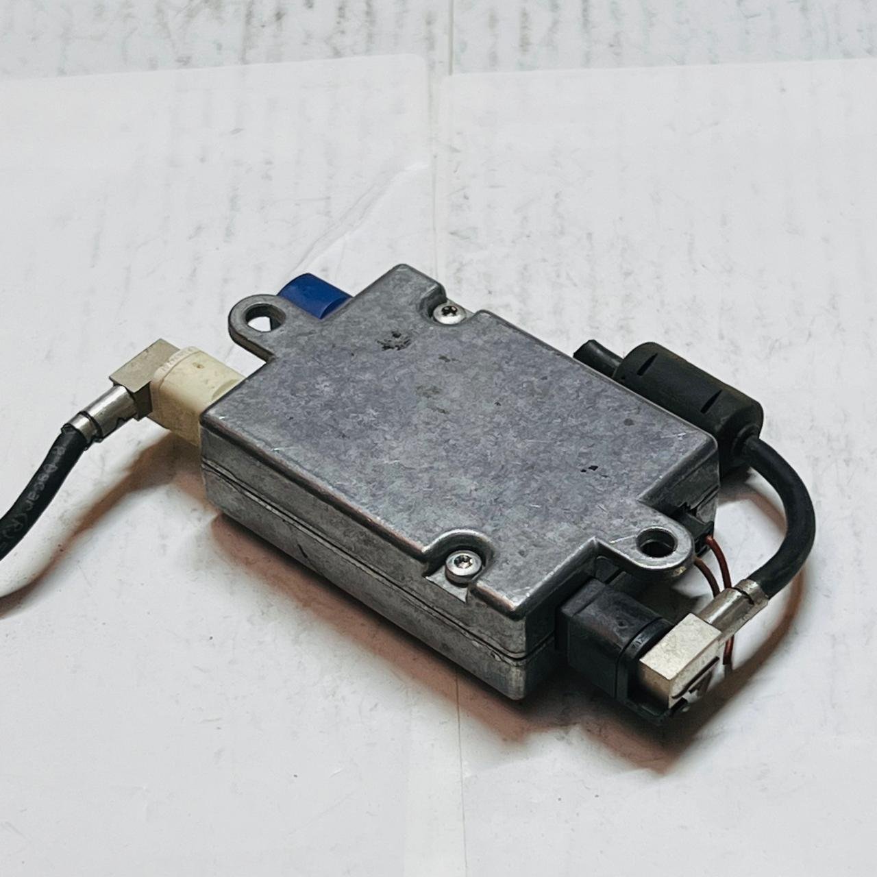 BMW 535XI Usb Hub Antenna Control Unit 9123739 - OEM BMW Control Module