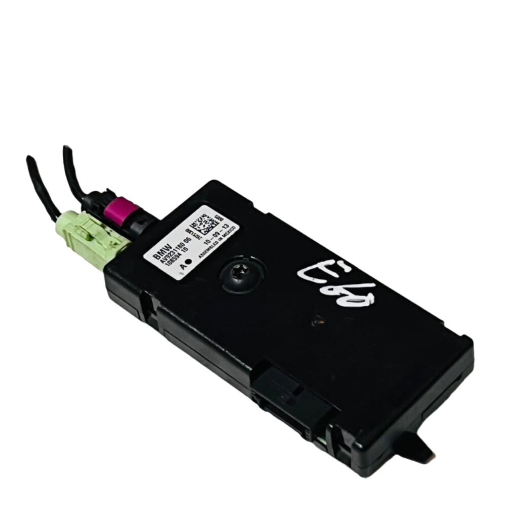 BMW Aerial amplifier AM FM 65209231180 F22 F87 M2 3 F30 4 F32 F82 M4 AV923118006 - OEM BMW Audio Amplifier