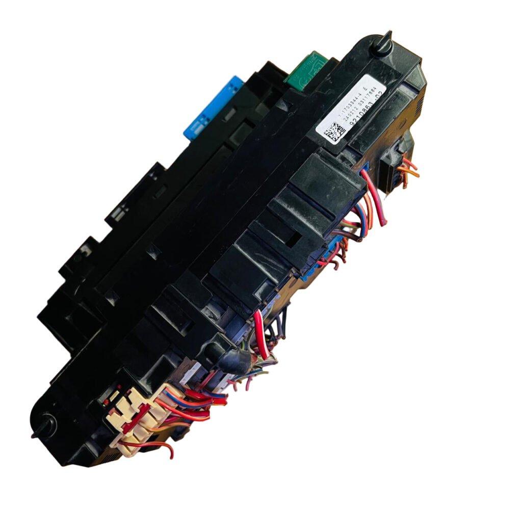 9210863-02 BMW X3 F25 Fuse Box Body Control Module 177944 10 BCM OEM 1-1703344-4 - OEM BMW Fuse and Relay Box