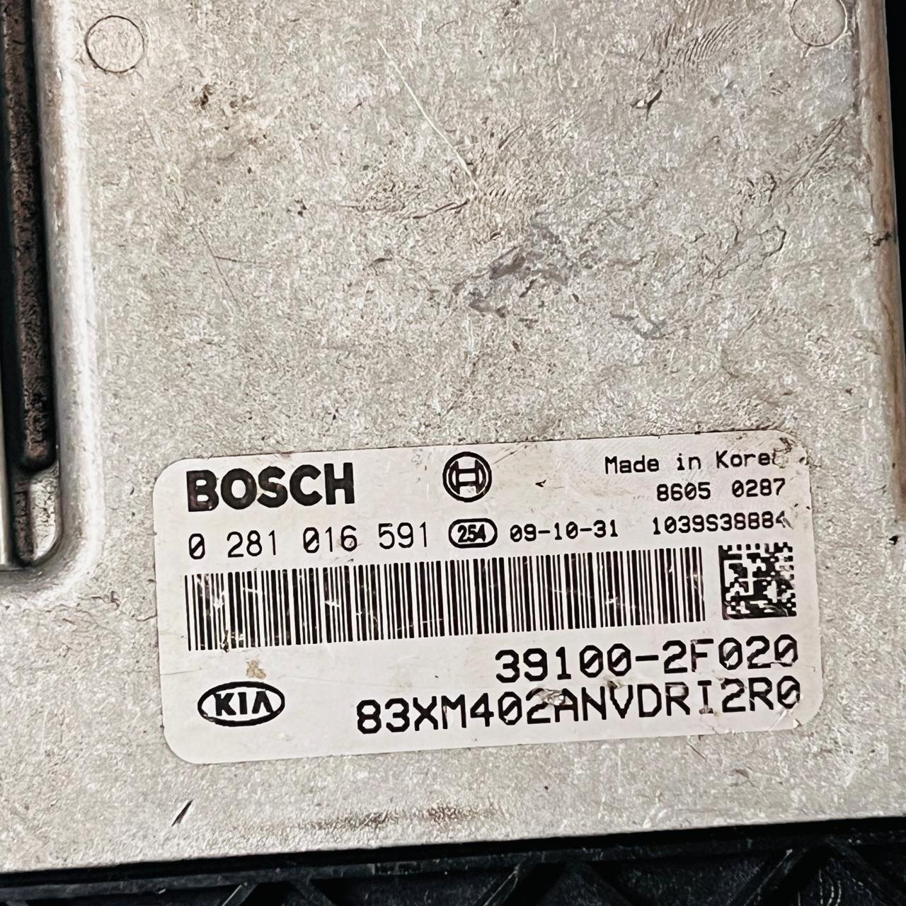 KIA Sorento R 2011 Engine Control Unit ECU 391002F020 - OEM kia Engine Control Unit