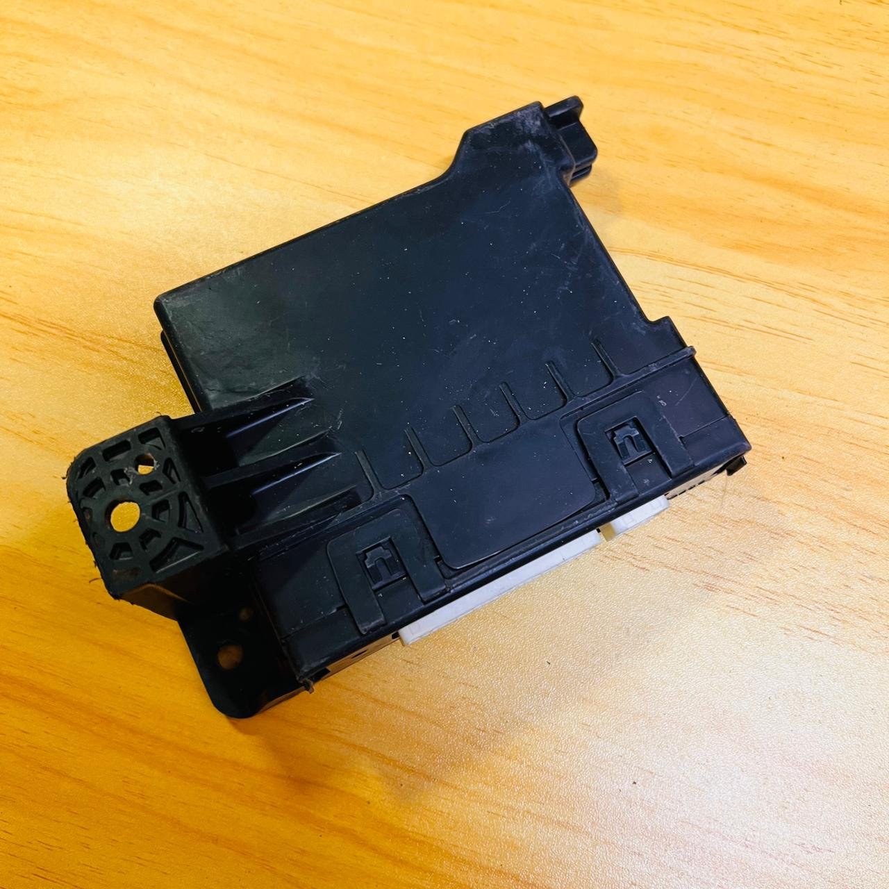 88650-52790 Toyota Aqua AC Computer Denso 177700-5543 - OEM Toyota Audio Amplifier
