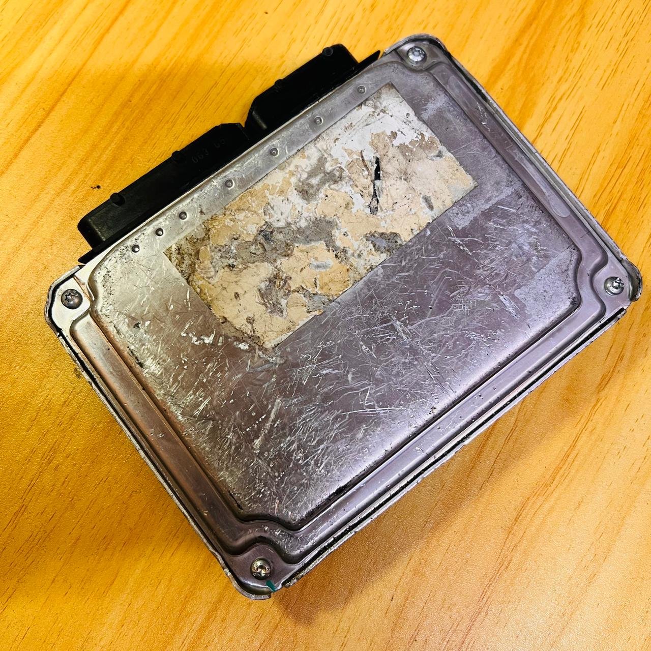 06A906032QE Volkswagen Jetta ECU 0261208553 Genuine Used - OEM Volkswagen Engine Control Unit