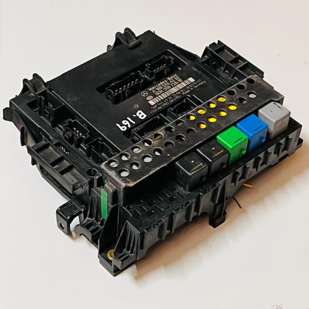 2006 MERCEDES A B CLASS A170 W169 W245 SAM MODULE FUSE BOX - A1695454332 5DK008728-16 - OEM Mercedes-Benz Fuse and Relay Box