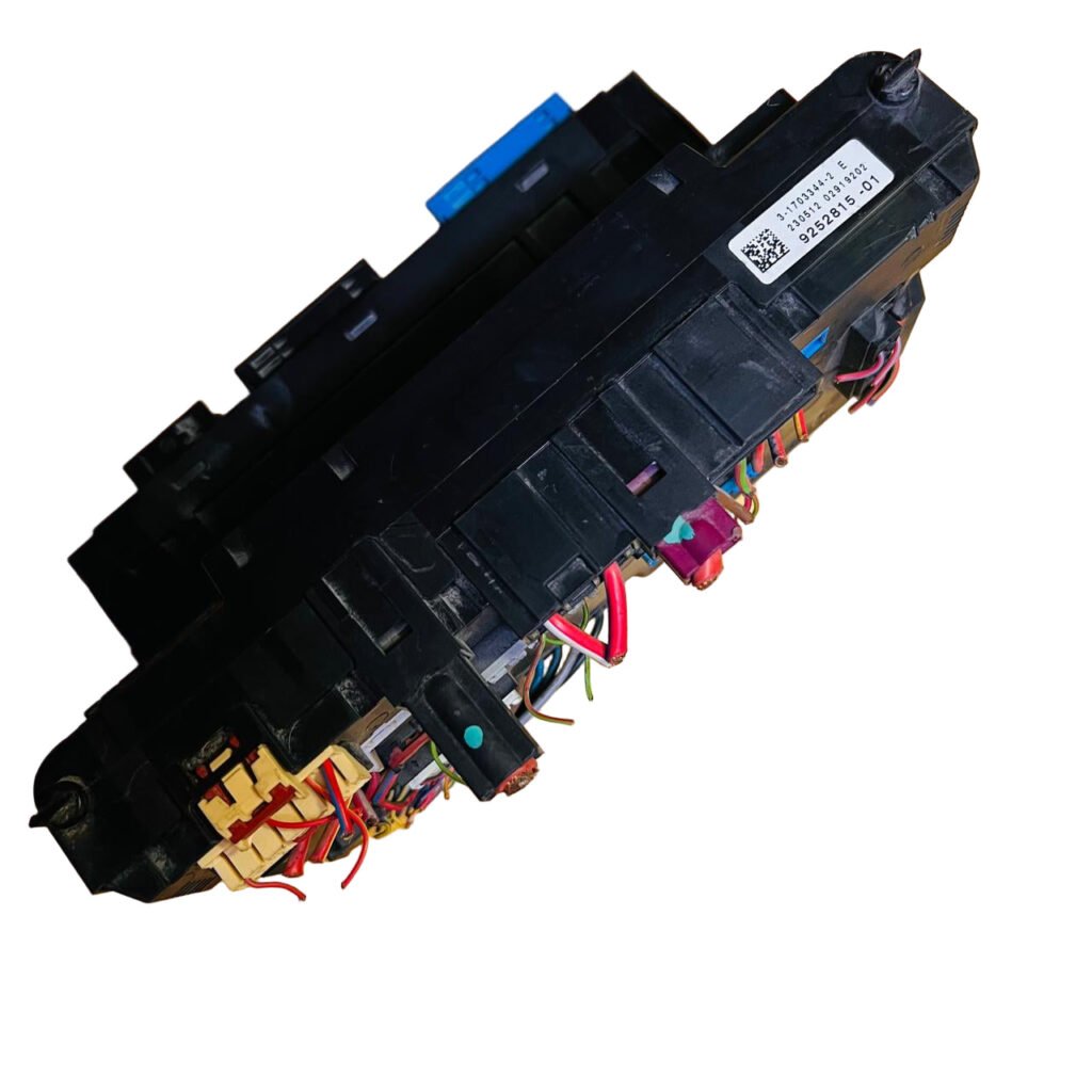 9252815-01 BMW F01 F06 F10 Power Distribution Fuse Box 10681810 Fits 528i M5 OEM 3-1703344 - OEM BMW Fuse and Relay Box